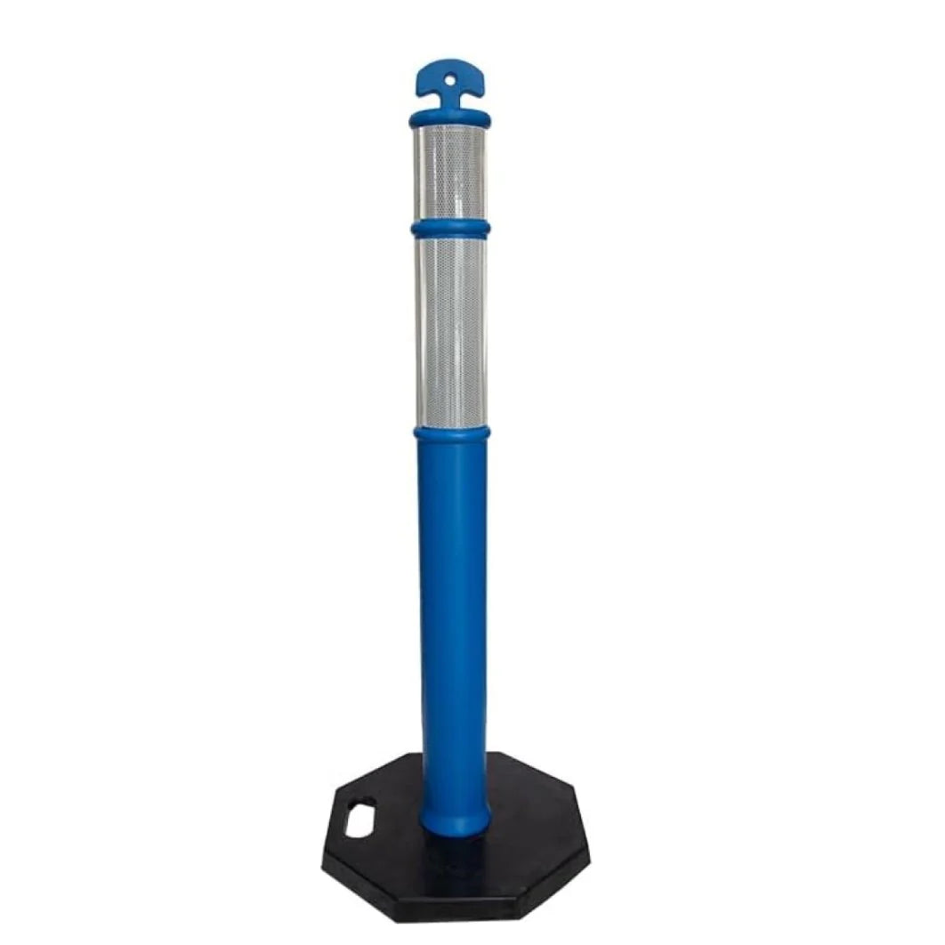 traffic delineator post for road